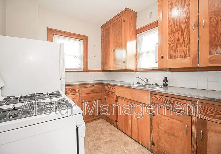 14210 Athens Ave — Photo 21