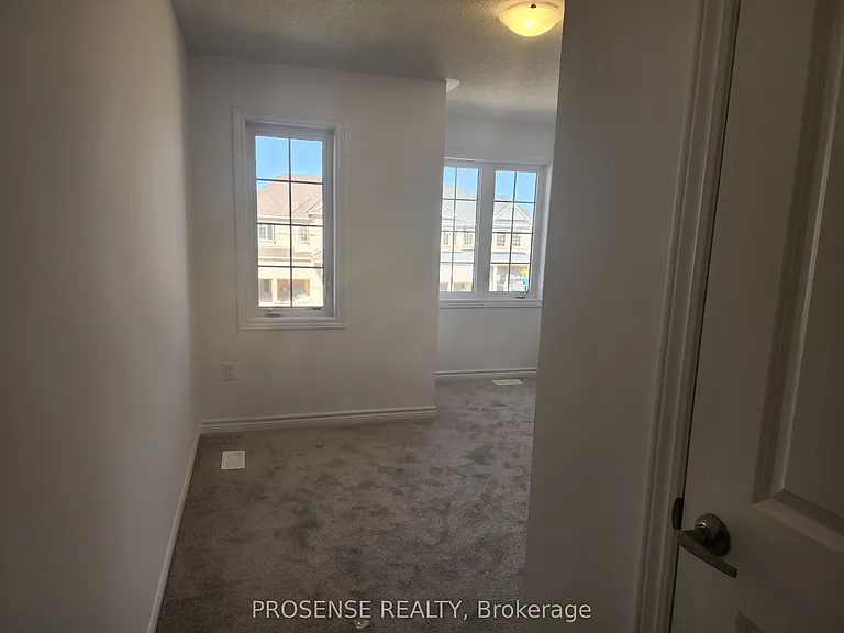 435 Van Dusen Ave — Photo 23