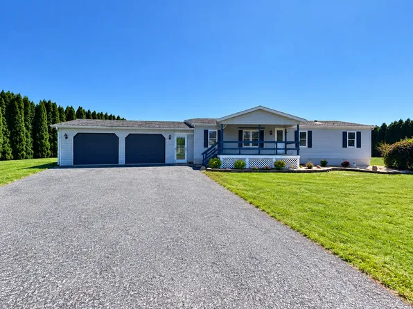 3875 Banyan Dr, Danielsville, PA 18038