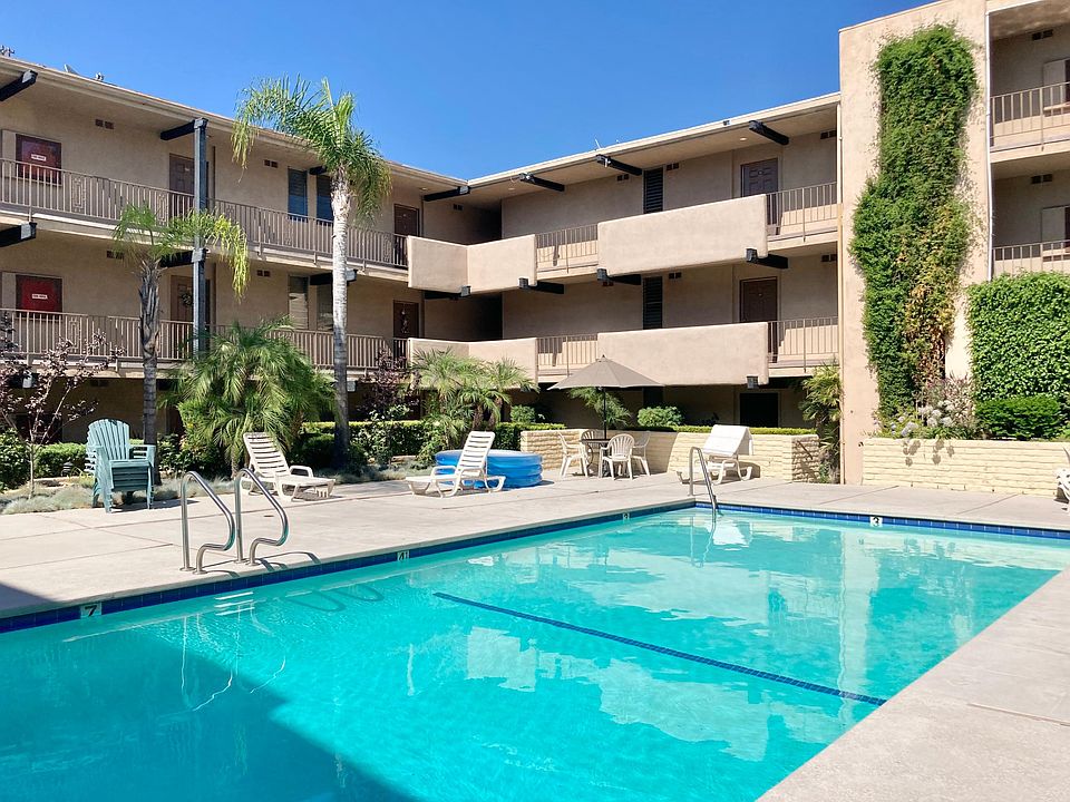 1st image of 17000 Burbank Blvd #316