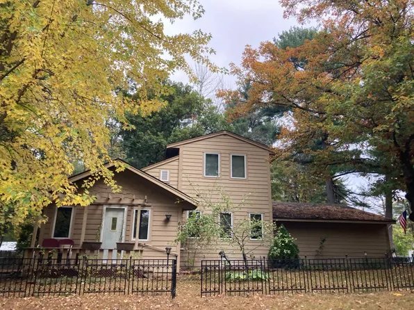 656 Lincoln Dr, East Bethel, MN 55092