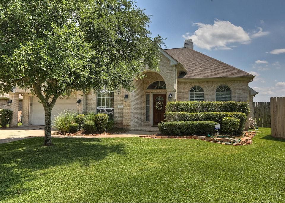 1st image of 3910 Canyon Lake Dr