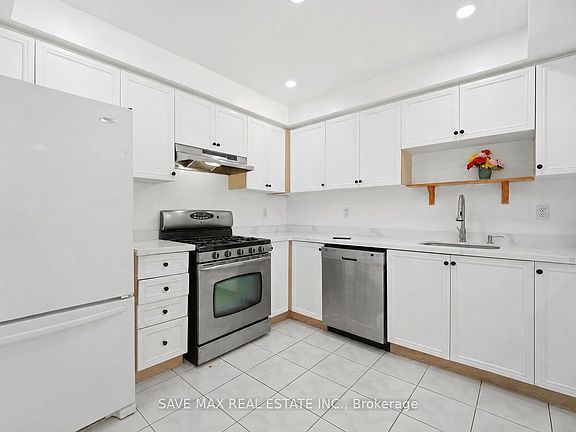 4th image of 39 Caruso Dr