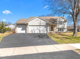 2829 90th Ln NE, Blaine, MN 55449