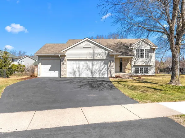 2829 90th Ln NE, Blaine, MN 55449