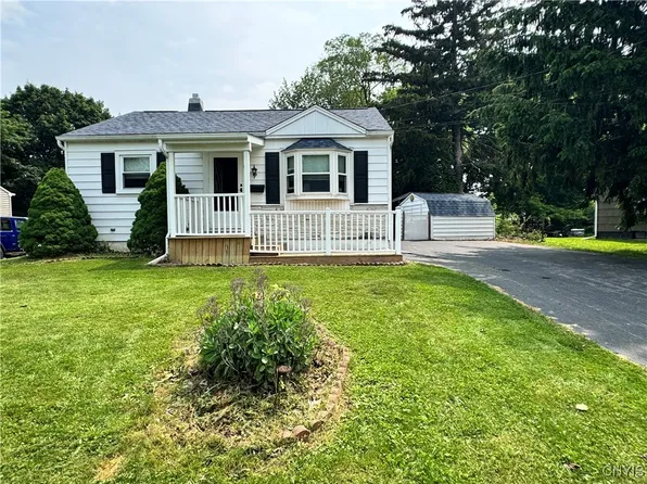 104 Lansdale Rd, East Syracuse, NY 13057