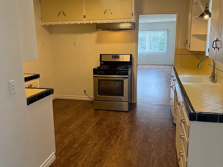 308 E Amerige Ave #0 — Photo 11