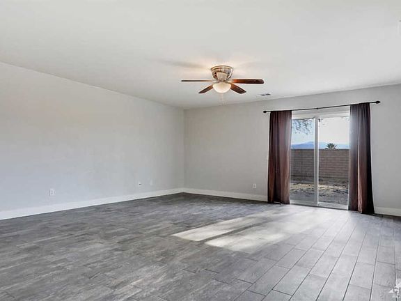 3rd image of 84032 Laguna Ln