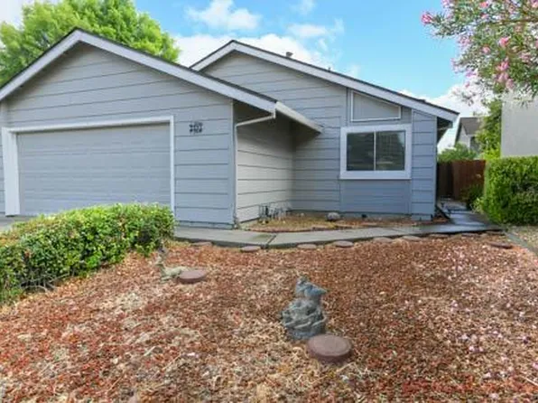 2251 Green Blossom Ct, Rancho Cordova, CA 95670