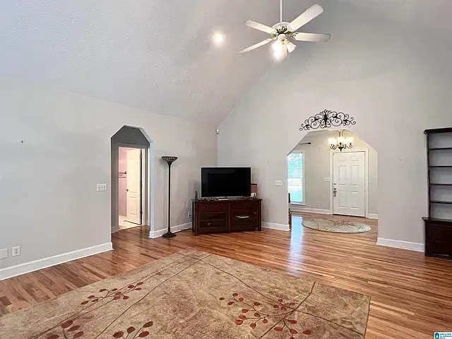 20 Kingsway Dr — Photo 4
