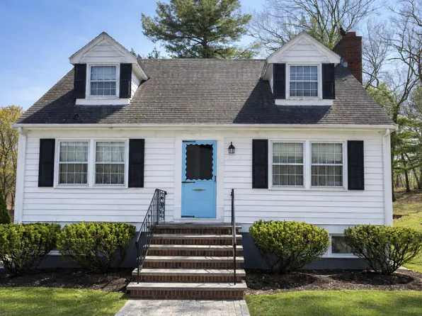 79 Peach Orchard Rd, Burlington, MA 01803