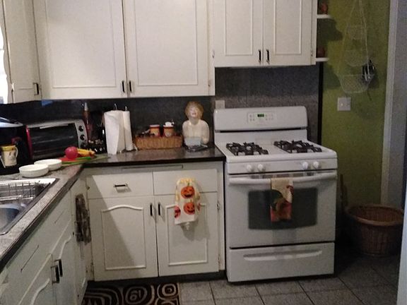 2nd image of 216 Kenilworth Dr