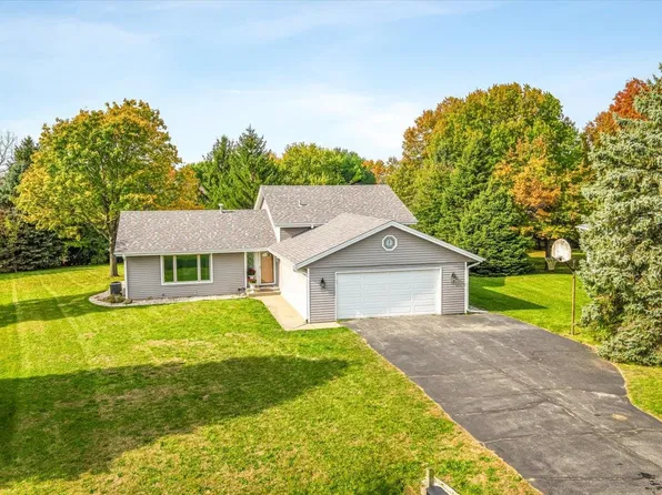9538 Twin Deer Run, Roscoe, IL 61073