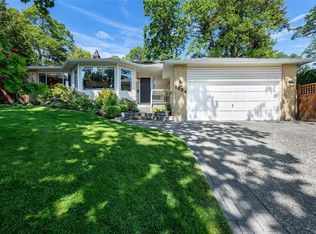 1004 Falaise Pl, Saanich, BC V8Y 2W7