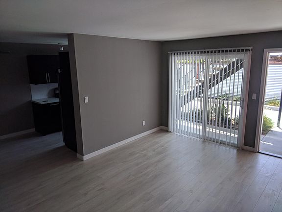 5th image of 4533 North Ave Unit 2