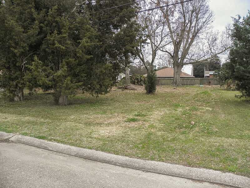 1st image of 124 Theta St