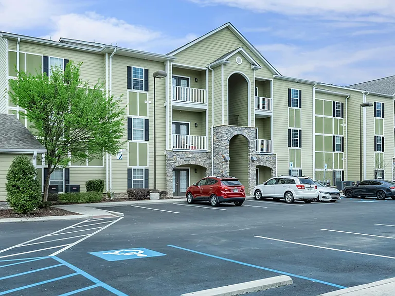 Monarch Apartments — Photo 35