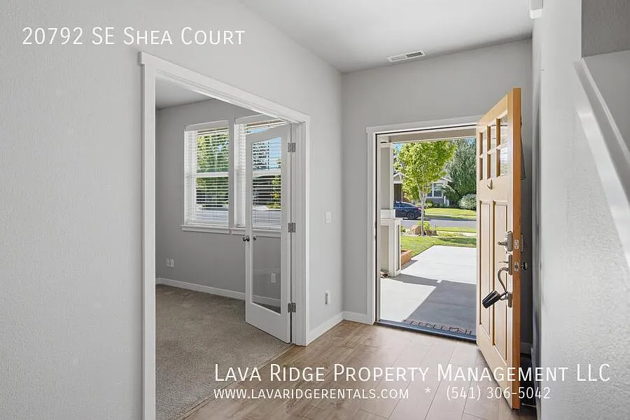 4 bed, 2.5 bath, 2219 sqft, $3,395 — Photo 4