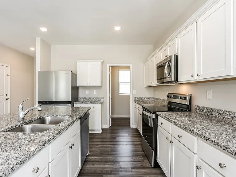 4064 Kendrick Cir — Photo 8