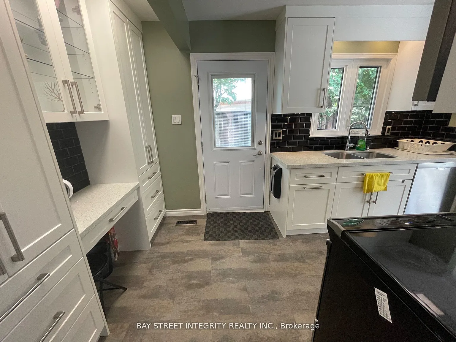 5 bed, $3,200 — Photo 3