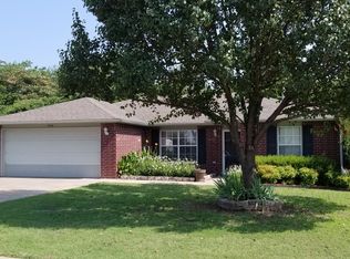 1204 Crystal Ln, Tahlequah, OK 74464