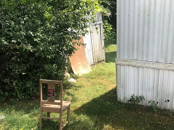 562 Spangler Dr, Zanesville, OH 43701