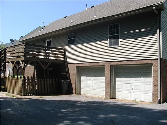 2nd image of 104 Beechbrook Ct