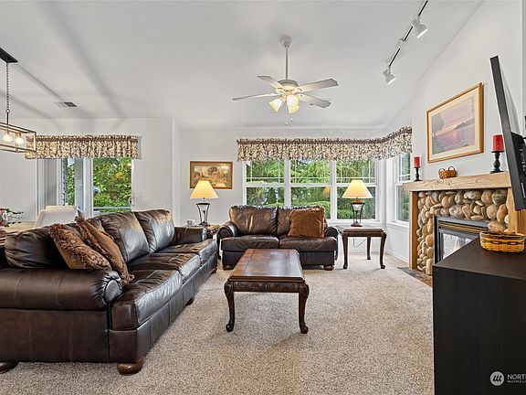 5th image of 7214 Centerville Court #204
