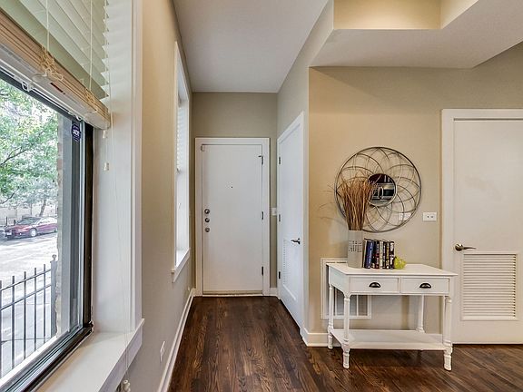 3rd image of 1501 N Bosworth Ave #1C