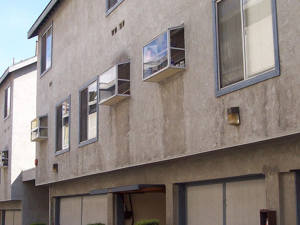 Building Photo 3