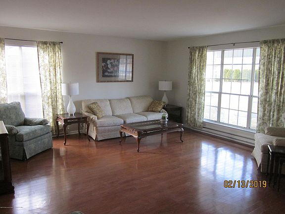 3rd image of 35 Blackthorn Pl