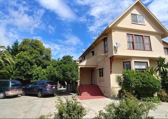 2nd image of 1338 Holly St APT 8