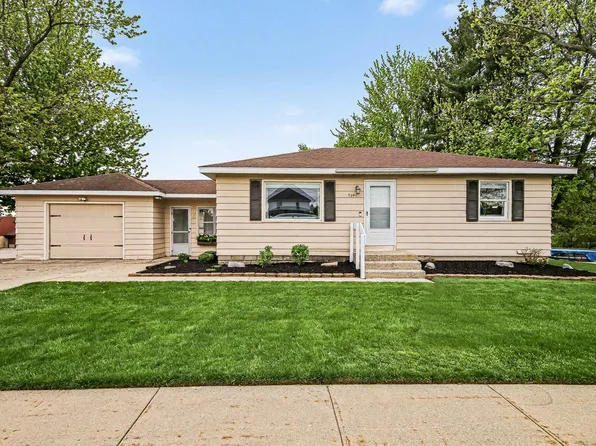 7041 28th Ave, Hudsonville, MI 49426