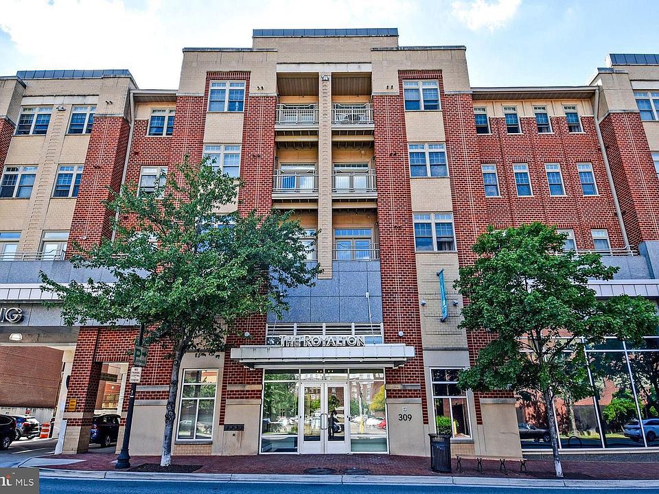 1st image of 309 Holland Ln Unit 324