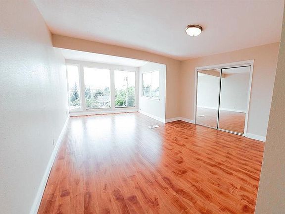 4th image of 845 Kentucky St