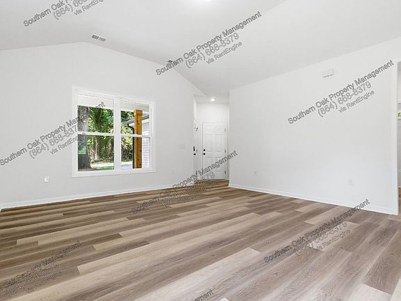 5th image of 209 Poplar Ln