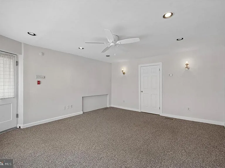402 Fairmount Ave — Photo 5