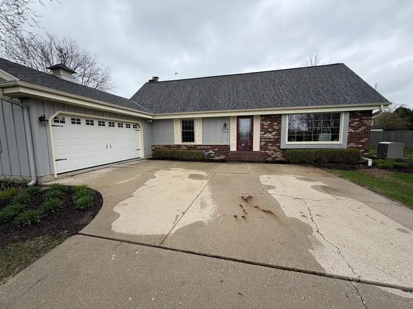 1701 W River Forest DRIVE, Mequon, WI 53092