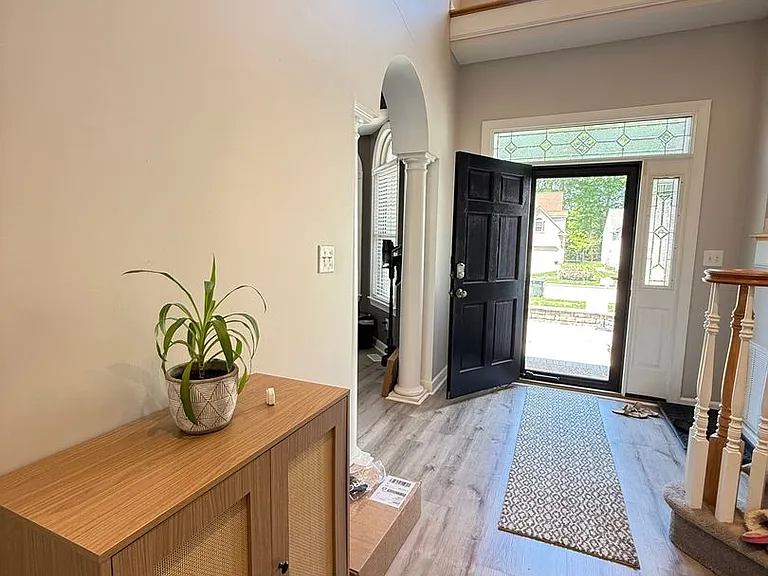 115 Sheldon Ct — Photo 4