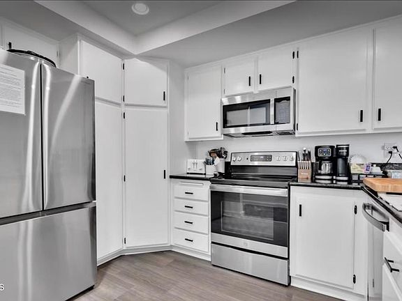 5th image of 3615 Isle Way