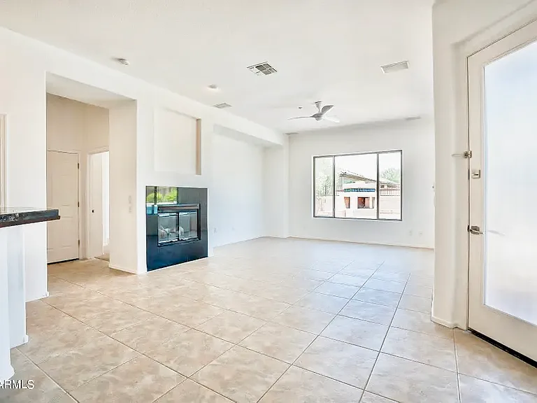 1682 W Ainsworth Dr — Photo 7