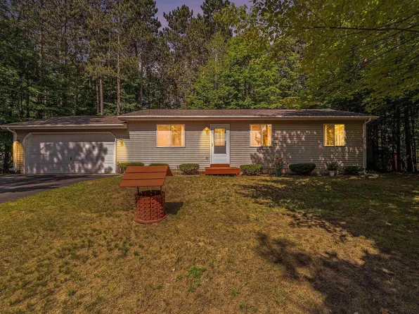 20660 Red Oak Dr, Lake Ann, MI 49650