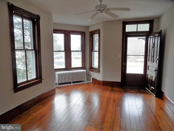 4th image of 105 N Chancellor St