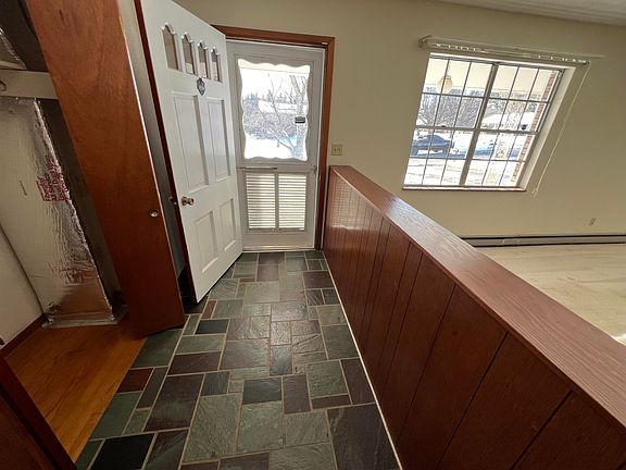 5th image of 518 Crestwood Dr
