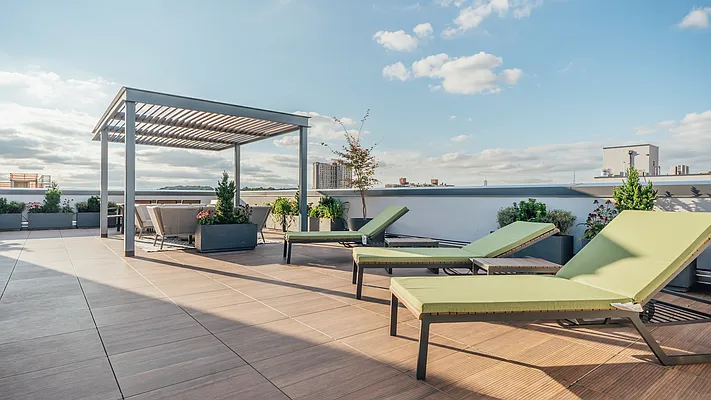 Rented by Nooklyn NYC LLC | media 21