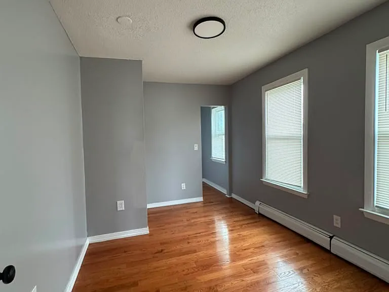 910 Dixwell Ave #2RR — Photo 5