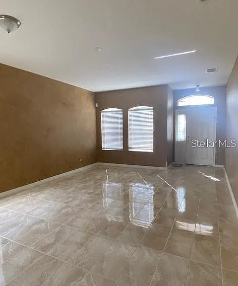 4905 Alavista Dr — Photo 4