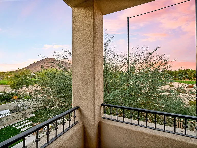 E Camelback Rd — Photo 60