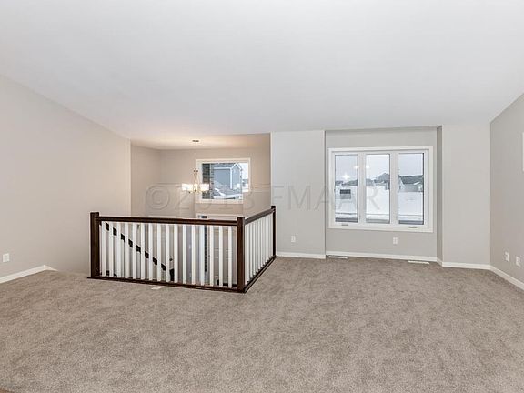 5th image of 1110 Brooks Dr W
