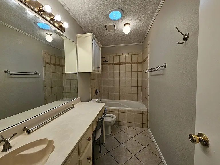 517 Vicki Ln — Photo 14